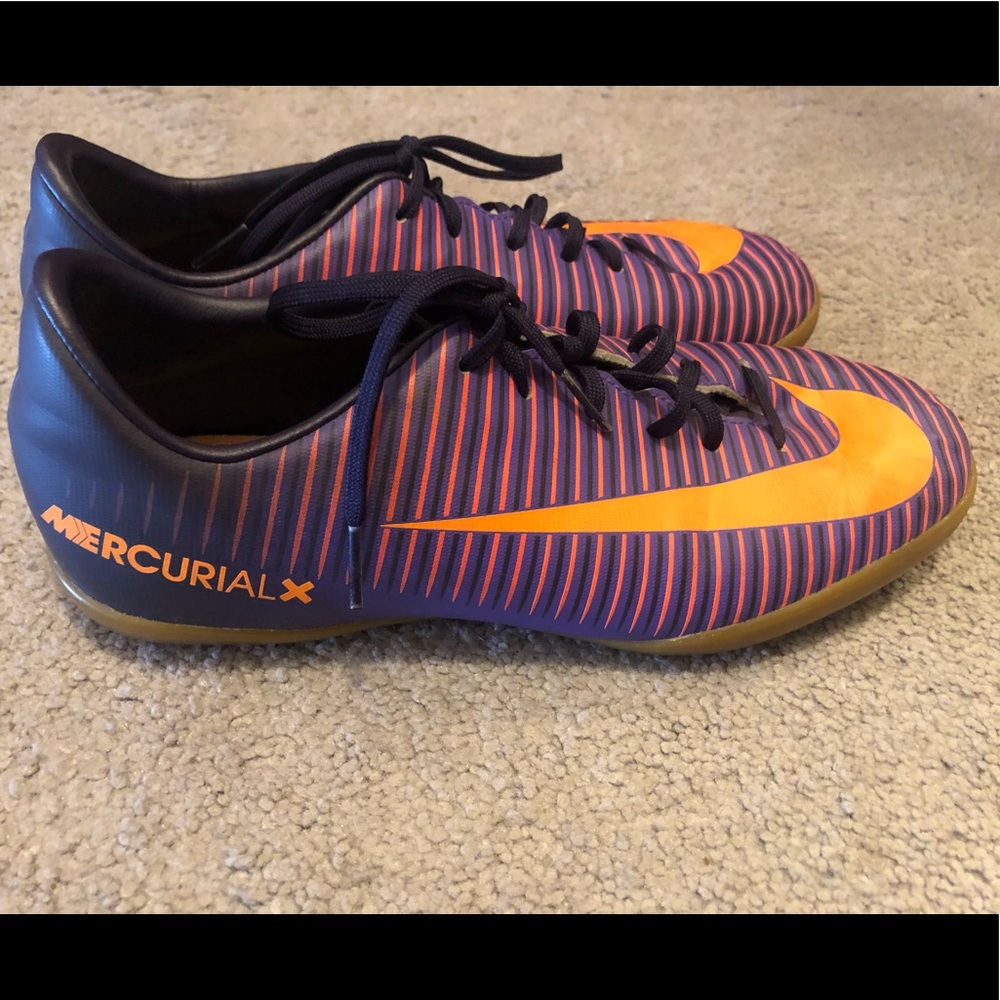 6 Y Nike MercurialX shoes